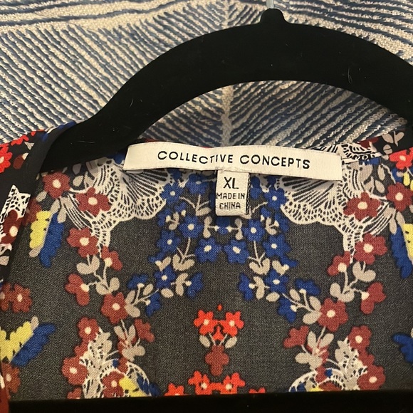 XL Creative Concepts print blouse. - Picture 2 of 5